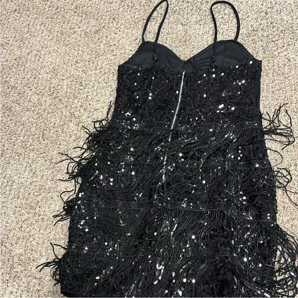 Elegant Black Sequin Dress - Picture 4 of 4